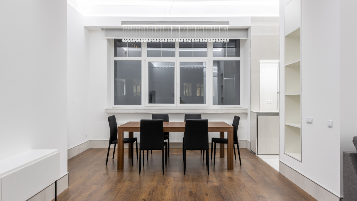 A forma como você limpa o piso laminado faz diferença na durabilidade e no acabamento do revestimento (Foto: Max Vakhtbovych/ Pexels)