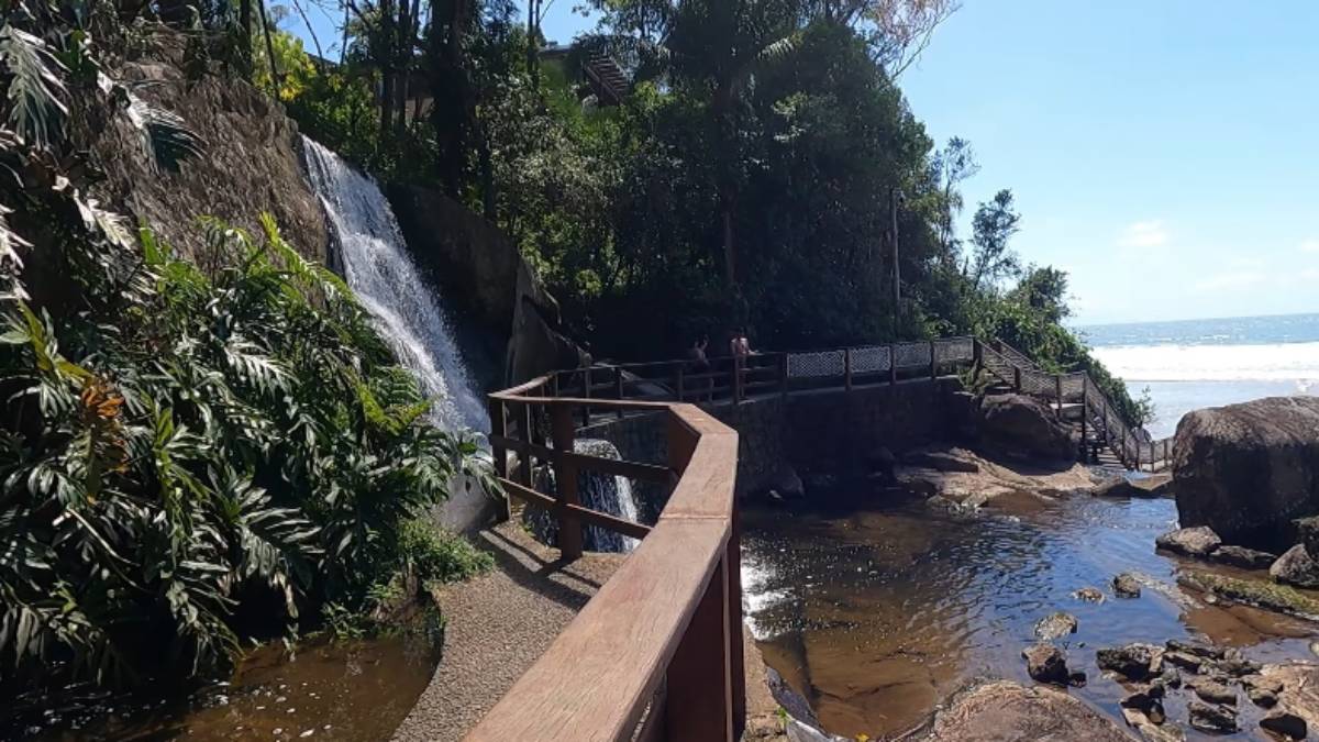 Praia do Iporanga Guarujá SP (Foto_ Reprodução YouTube_Vivência Presente)