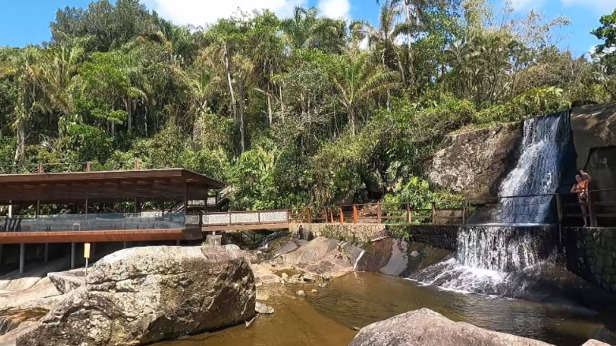 Praia do Iporanga Guarujá SP (Foto_ Reprodução YouTube_Vivência Presente)
