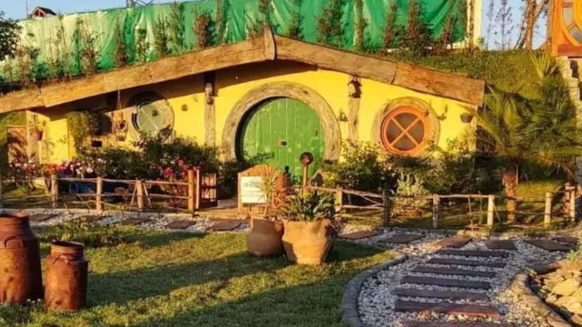 Acomodação que recria uma toca de Hobbit do filme dos Senhor dos Anéis no interior de São Paulo.