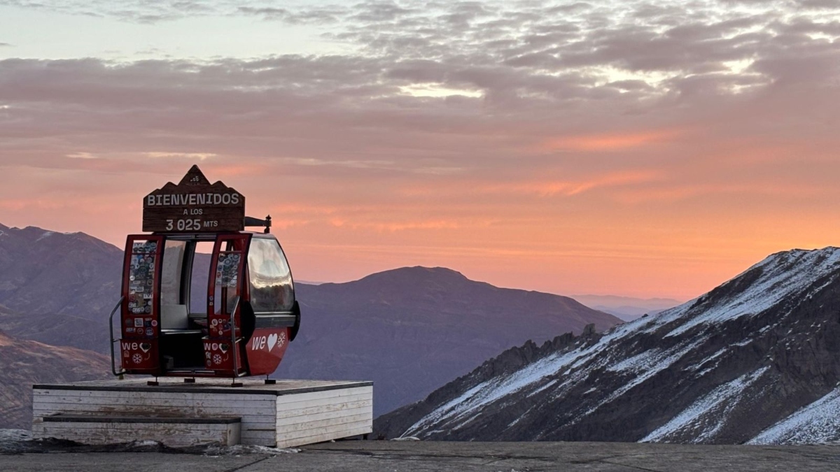 A temporada de neve reúne visitantes em busca de paisagens, esportes de inverno e atividades ao ar livre.