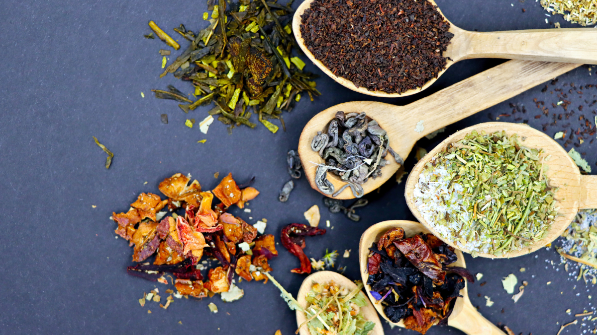 Algumas plantas medicinais possuem propriedades que ajudam a aliviar sintomas respiratórios (Foto: Marta Branco/ Pexels)