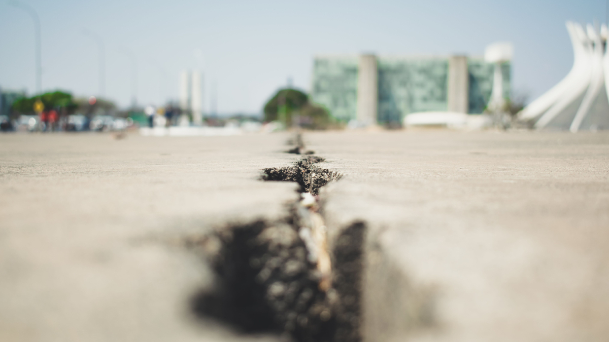 Mesmo longe das bordas das placas tectônicas, o Nordeste brasileiro apresenta a maior atividade sísmica do país (Foto: Matheus Natan/ Pexels)