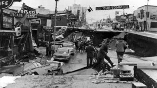 Cientistas usam Inteligência Artificial e descobrem estrutura tectônica oculta sob o gelo após grande terremoto no Alasca. (Foto: U.S. Army/Wikimedia Commons)