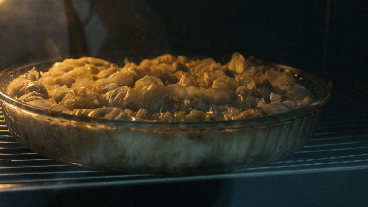 Vidro temperado e borossilicato estão entre os materiais mais indicados para receitas levadas ao forno (Foto: Meruyert Gonullu/ Pexels)