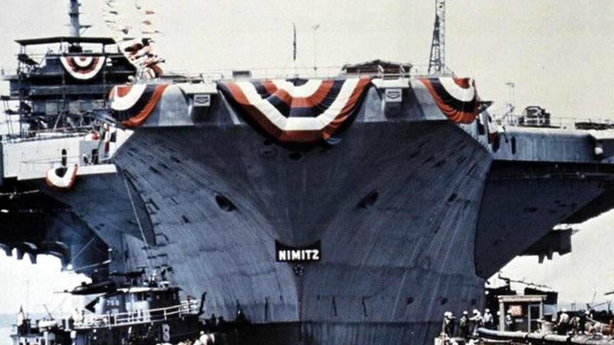 Com tecnologia nuclear e dezenas de aeronaves a bordo, o USS Nimitz é um dos principais símbolos da Marinha dos Estados Unidos (Foto: U.S. Navy/ Wikimedia Commons)