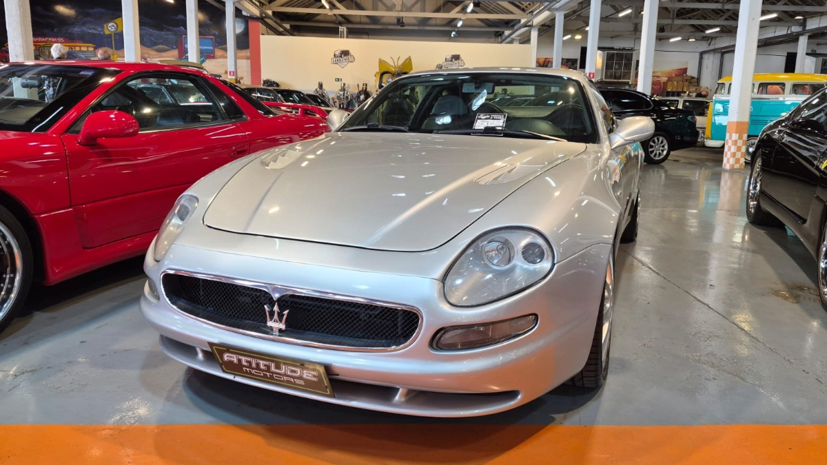 Carros esportivos de luxo também marcam presença no Garagem 55/Alexandre Mansano/Gazeta SP