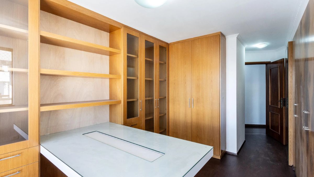 Espaço conta com mais de uma sala de estar/Divulgação/Quinto Andar