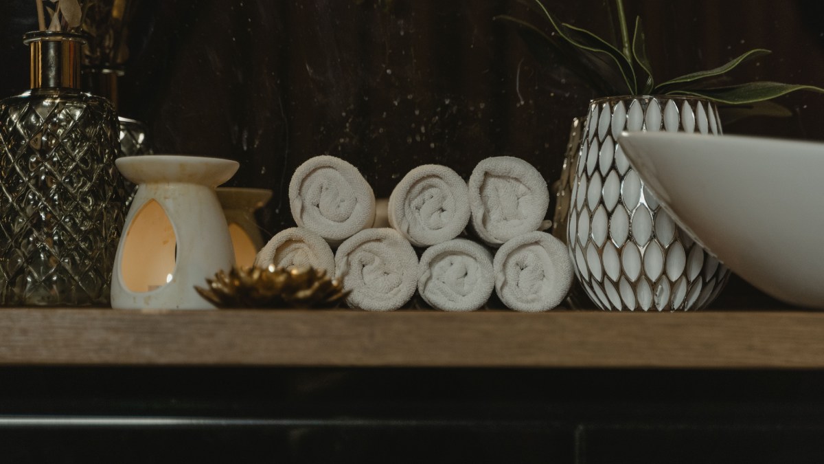 O perfume dura de uma a três horas no ar e pode permanecer até 24 horas em tecidos (Foto: Tima Miroshnichenko/Pexels)