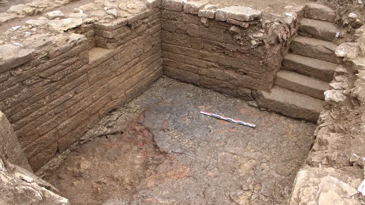 Arqueólogos da França encontraram moedas romanas em vila antiga