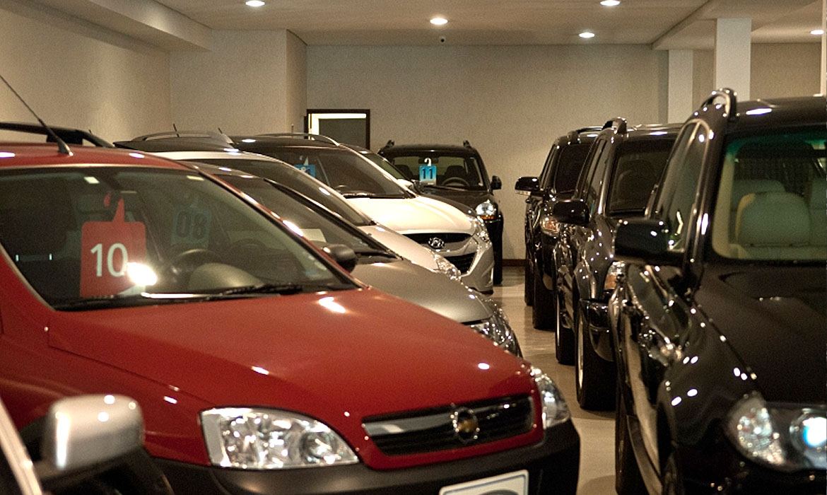 É importante verificar se o automóvel já foi envolvido em sinistros, enchentes ou furtos, o que pode comprometer seu valor de revenda/Marcelo Camargo/Agência Brasil