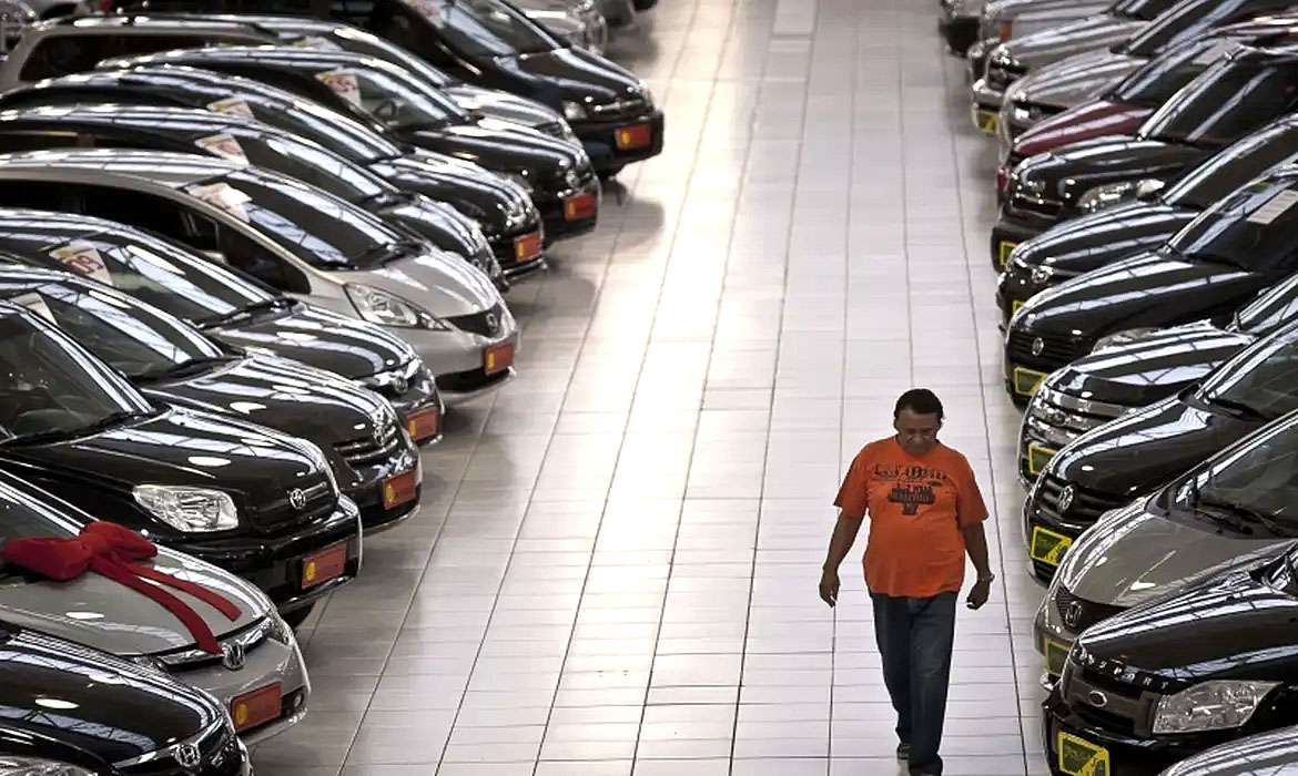 Antes de fechar negócio, investigue detalhadamente o passado do carro/Marcelo Camargo/Agência Brasil