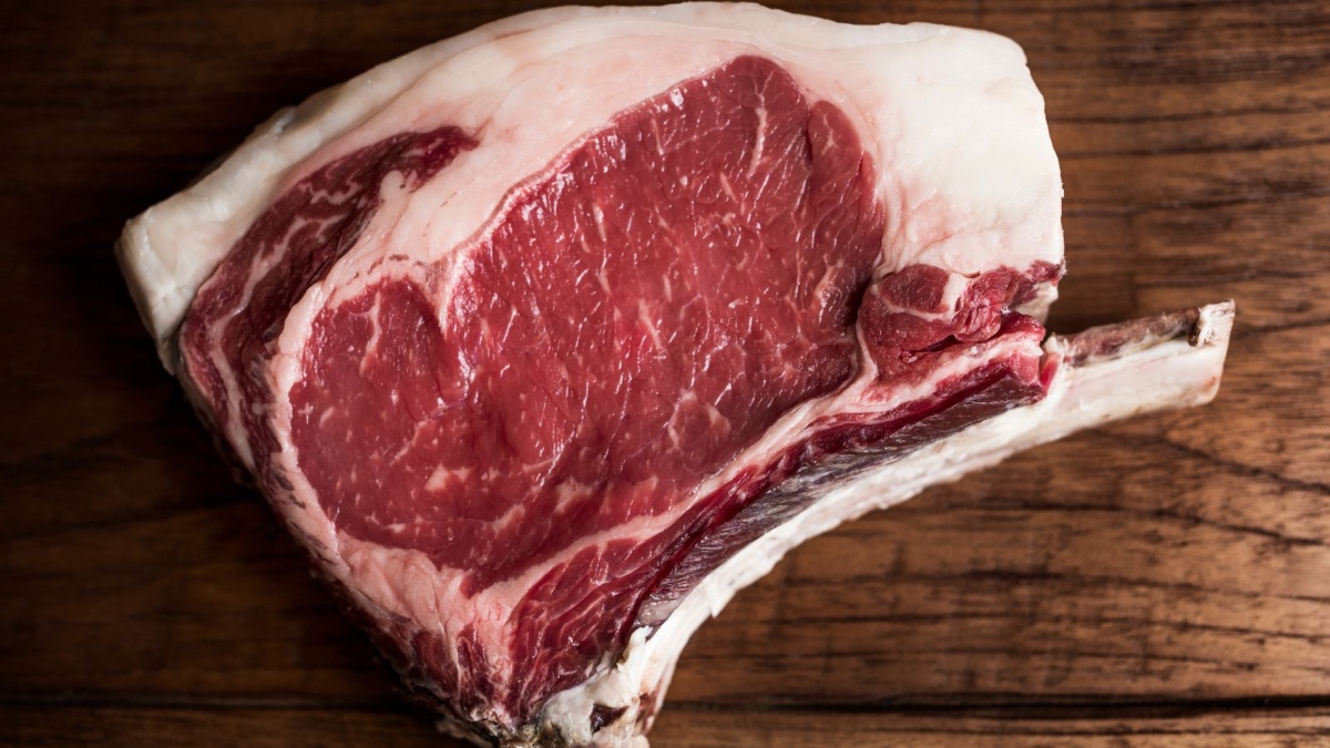Corte de carne bovina com camada de gordura aparente
