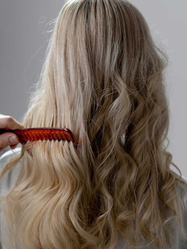 Farmacêutica espanhola revela que o segredo para o crescimento do cabelo está nas suas mãos e não custa nada