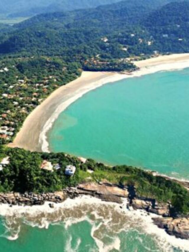 Praia do Guarujá esconde cachoeira que deságua na areia, águas cristalinas e acesso gratuito no litoral de SP