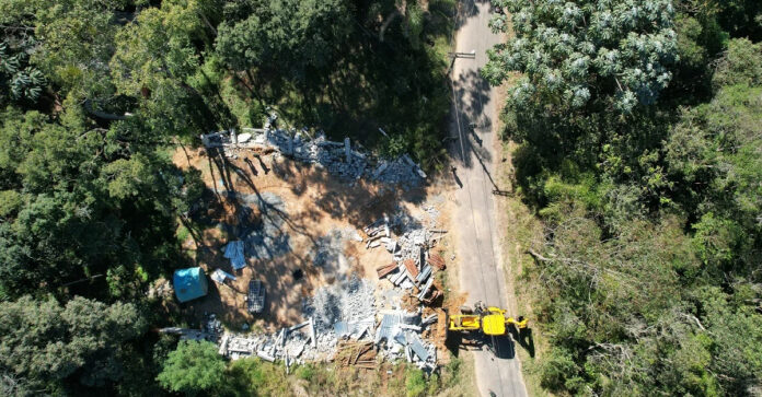 Operação no Parque Estadual Itaberaba derrubou cinco edificações clandestinas e aplicou R$ 10 mil em multas (Crédito: divulgação)