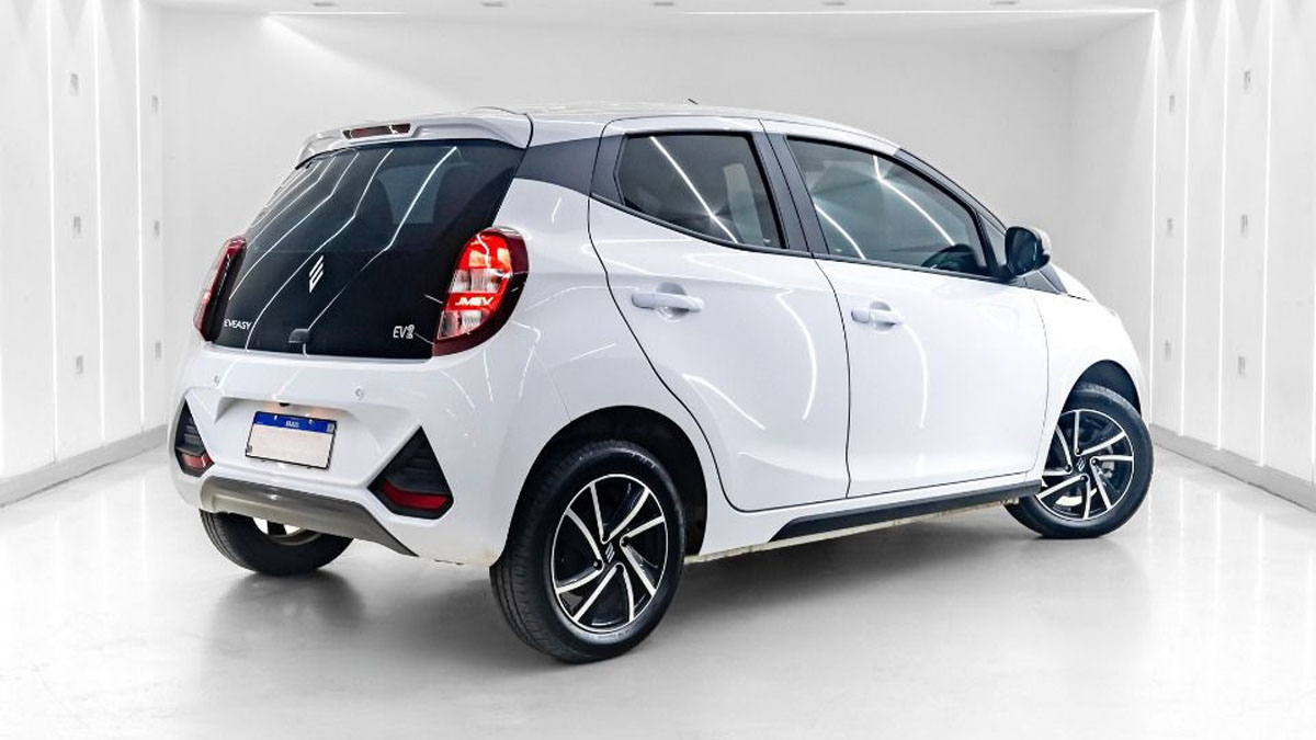 JMEV Emova Easy é um hatch compacto homologado apenas para quatro pessoas/Divulgação/JMEV