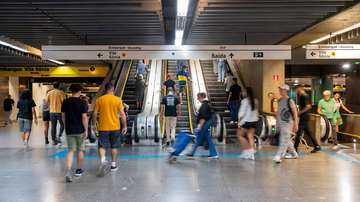 Foto de movimentação na Estação República de Metrô