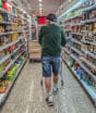 Mercado e contas da casa consomem a maior parte do salário de 53% dos trabalhadores