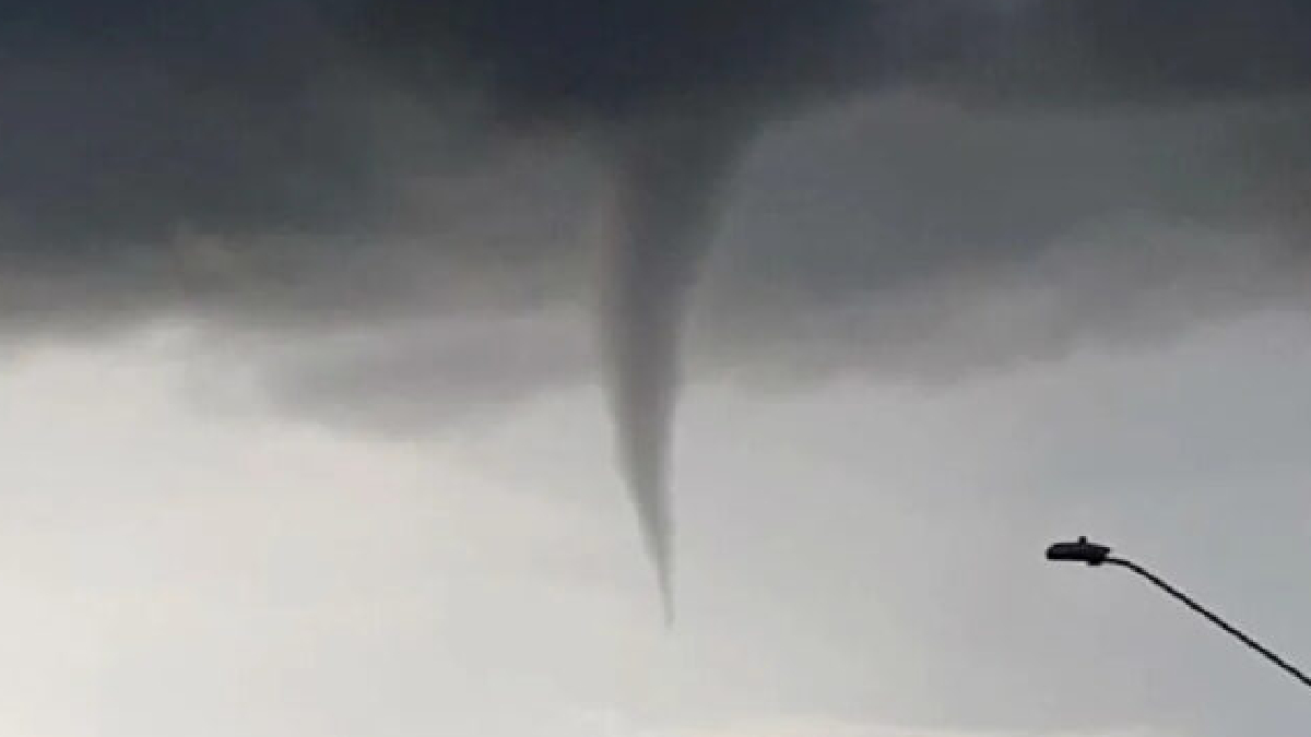 O encontro entre massas de ar quente e frio favorece a formação de tornados no Sul do Brasil (Reprodução: TV Globo)