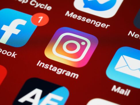 Instagram e Facebook apresentam instabilidade global neste domingo (19/7). Foto: Brett Jordan/Pexels