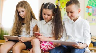 Após bilhões de dólares investidos em tecnologia educacional, pesquisadores afirmam que o resultado ficou distante do esperado (Foto: Freepik)