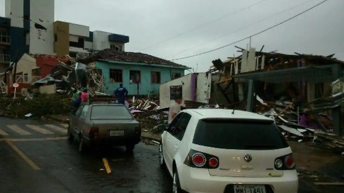 Registros de tornados reforçam o aumento da frequência de eventos climáticos extremos no país (Foto: Defesa Civil de Santa Catarina)