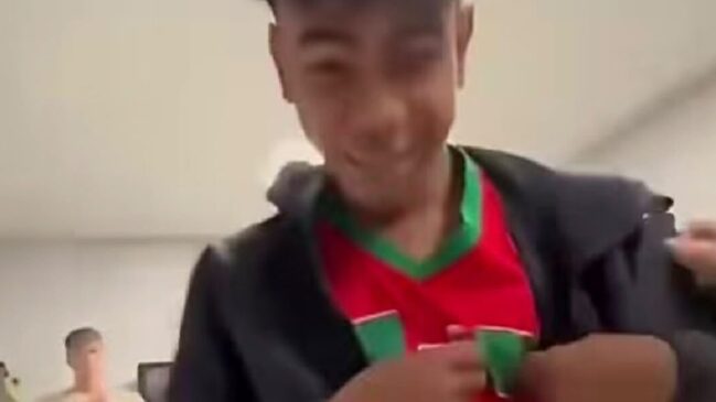 Lamine Yamal vestindo a camisa do Marrocos/Reprodução