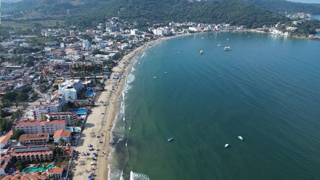 Los Ayala ocupa uma pequena baía cercada por morros verdes na Riviera Nayarit (Foto: Divulgação/Riviera Nayarit)