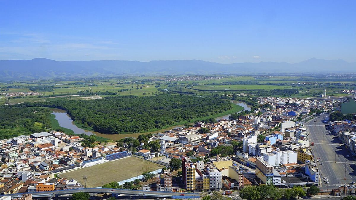 Ciclistas podem percorrer diferentes trechos do Caminho da Fé e conhecer cidades do interior paulista e mineiro (Foto: enioprado/ Wikimedia Commons)