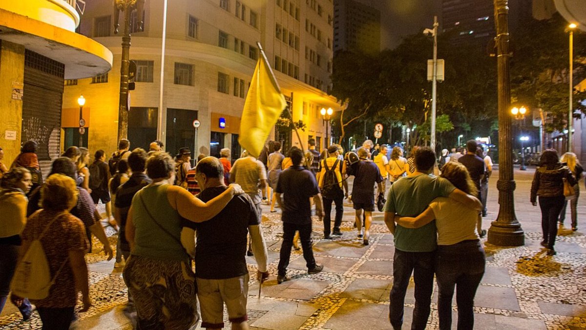 Caminhada noturna no Centro de São Paulo (Foto_ Mike Peel_Wikimedia Commons) (2)