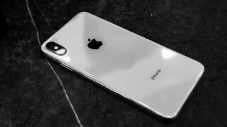 Celular virado para baixo (Foto_ Oktay Köseoğlu_Pexels)