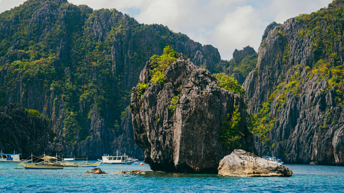 Com praias paradisíacas e águas cristalinas, El Nido é um dos principais refúgios naturais da ilha de Palawan, nas Filipinas (Foto: Nothing Ahead/ Pexels)