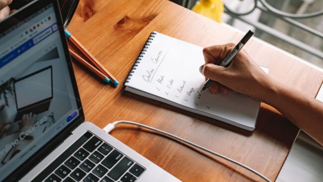 Curso Online/ Foto: ROMAN ODINTSOV/ Pexels