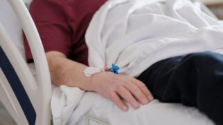Processo contra a OpenAI e Sam Altman acusa a empresa de negligência e de exercício não autorizado da medicina (Foto_ Engin Akyurt_Pexels)