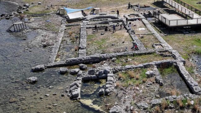 Igreja submersa na Turquia (Foto_ Reprodução Instagram_@arkeolojihaber)