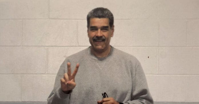 Nicolás Maduro está preso sob custódia dos EUA / Reprodução/X