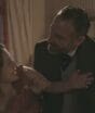 Maria Helena aceita fugir com Murilo e Fortunato vê os dois partirem em A Nobreza do Amor
