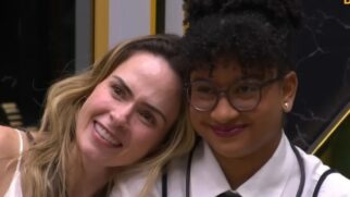 Ana Paula à esquerda e Tia Milena à direita