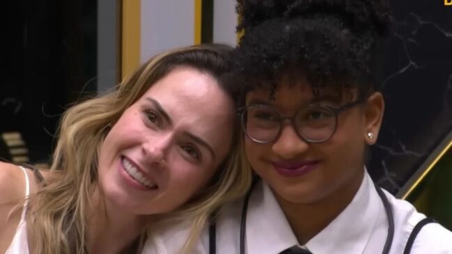 Ana Paula à esquerda e Tia Milena à direita