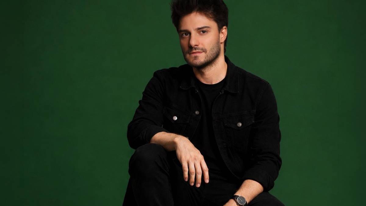 Com direção de Gustavo Barchilon e adaptação de Marilia Toledo, o espetáculo estreia em 19 de setembro, no Teatro Sabesp Frei Caneca, em São Paulo.
