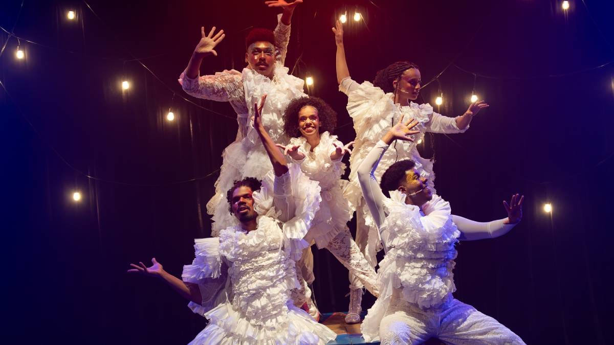 Montagem propõe um reencontro com a trajetória de um artista que rompeu barreiras raciais, reinventou formas de fazer arte e ajudou a construir a identidade do teatro brasileiro