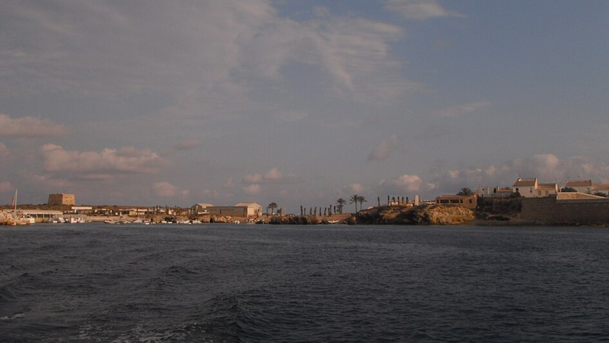 Com poucos moradores e grande valor ambiental, Tabarca tenta adaptar sua administração às necessidades da população residente (Foto: Claudia Bañón/ Wikimedia Commons)
