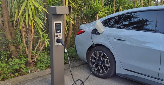 Carregadores elétricos têm se tornado cada vez mais comum em prédios em São Paulo / Reprodução/Volptbox