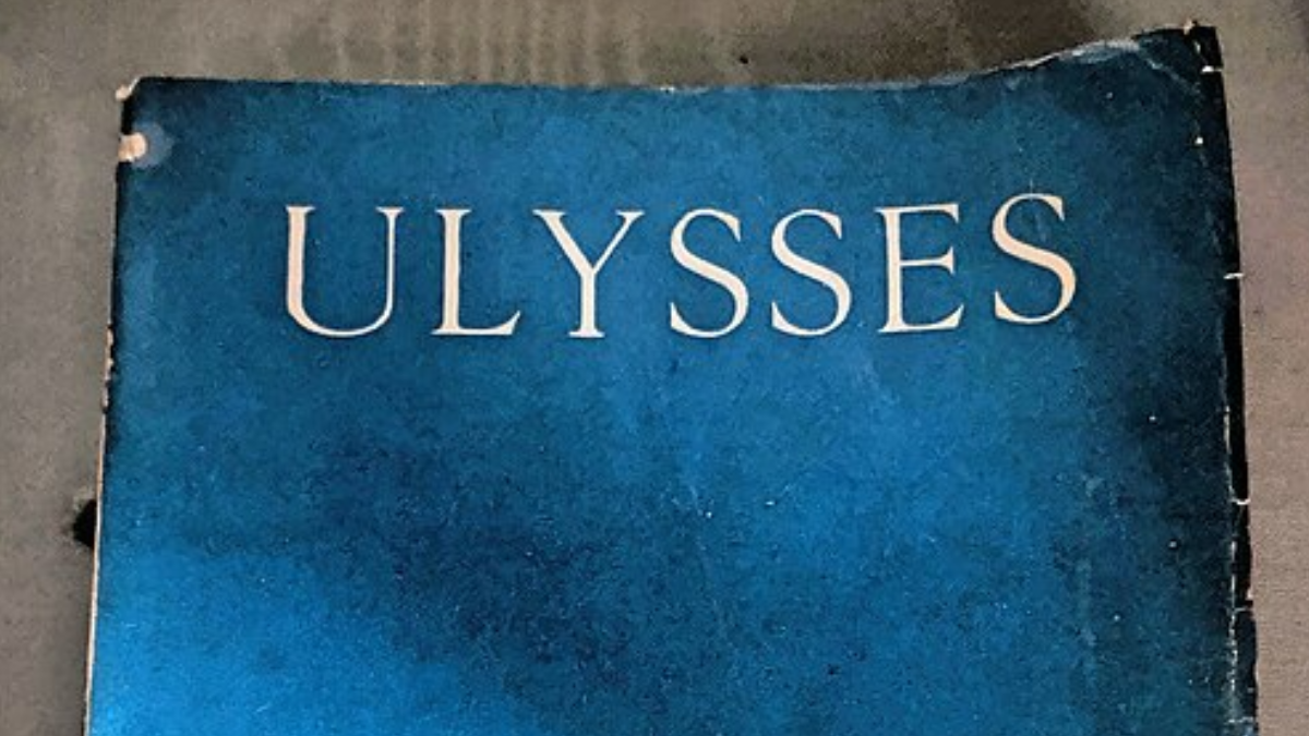 Quase três mil anos depois, a viagem de Odisseu continuou sendo reinventada. Em 1922, James Joyce usou a Odisseia como base para Ulysses (Foto: The Little Museum of Dublin / Wikimedia Commons)