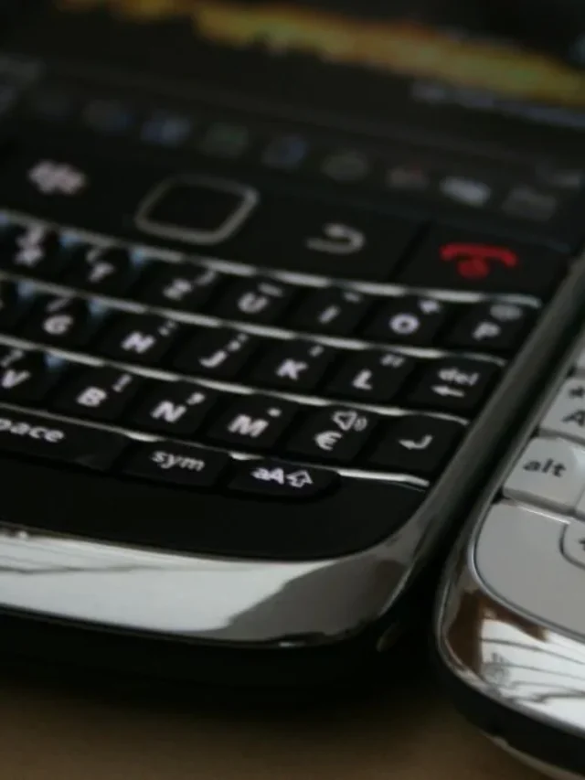 A era do teclado físico pode voltar: celular nostálgico dos anos 2010 chama a atenção antes mesmo de chegar às lojas