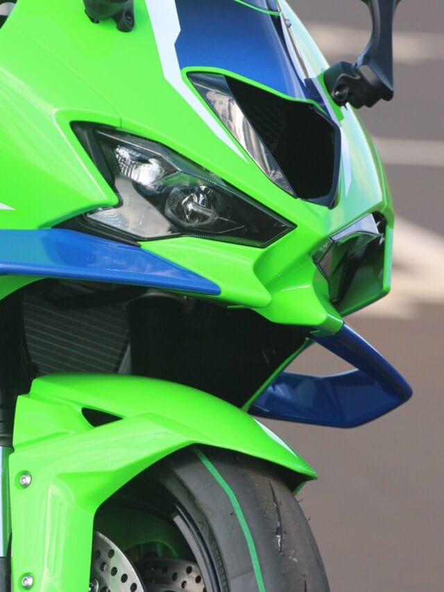 Kawasaki Ninja ZX-10R 2027 traz uma série de aprimoramentos para salientar o prazer do piloto