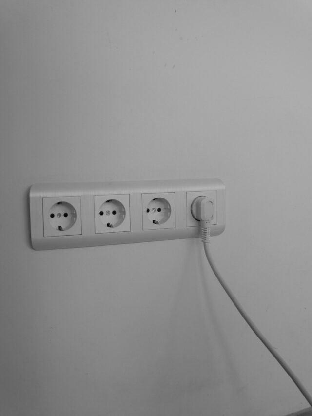 Conta de luz alta? Videogame em stand-by supera TV no consumo de energia e pode ser o vilão escondido da sua tomada