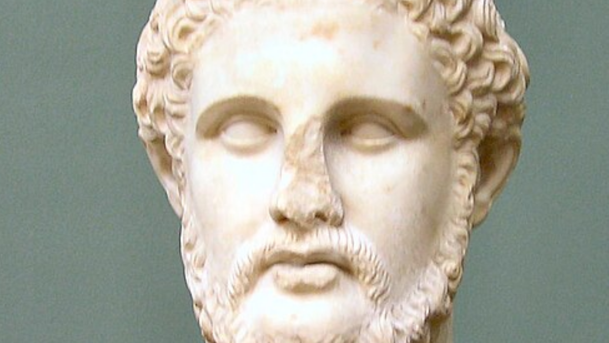 Então a juventude terminou abruptamente. Filipe II foi assassinado em 336 a.C., e Alexandre herdou o trono macedônio com aproximadamente 20 anos (Foto: Gunnar Bach Pedersen / Wikimedia Commons)