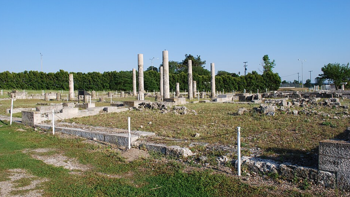 A história começa em Pella, capital do reino da Macedônia, onde Alexandre nasceu em 356 a.C., filho de Filipe II e Olímpia (Foto: Jean Housen / Wikimedia Commons)